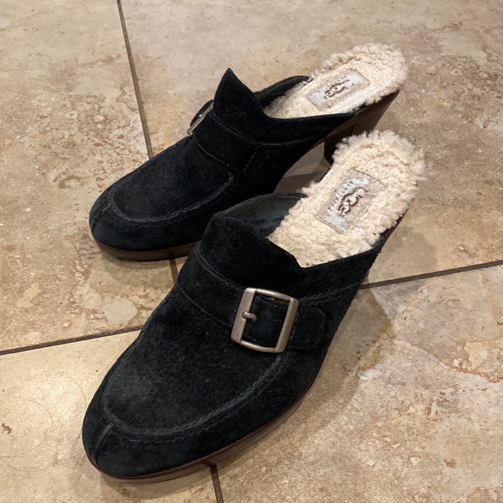 UGG Australia Suede with Sheepskin lined size 8.5
